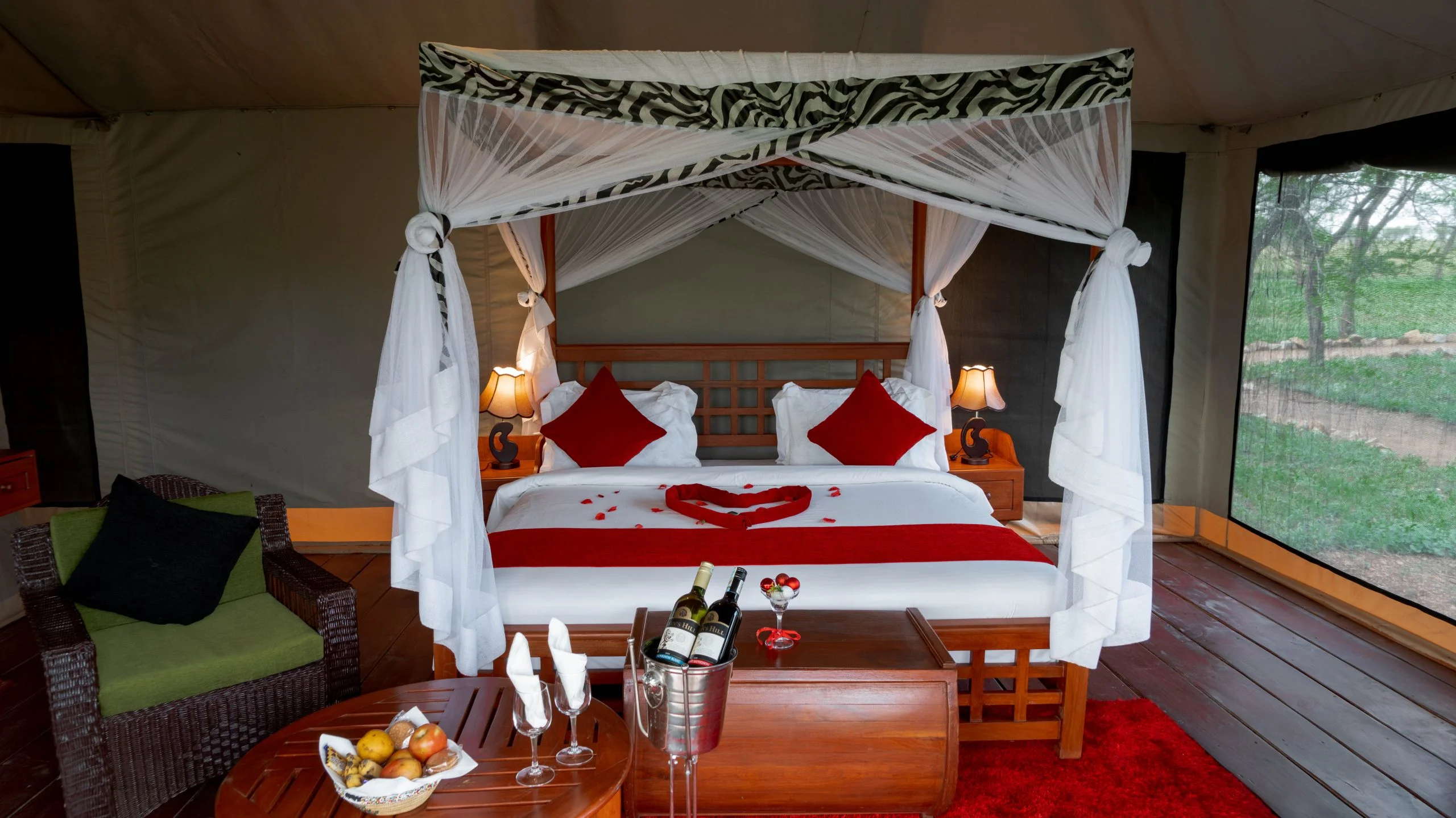 Serengeti Camp tent & veranda